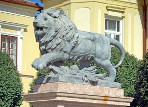 Lion sculpture