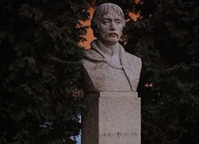 Mark Horvath Kapitäne Statue